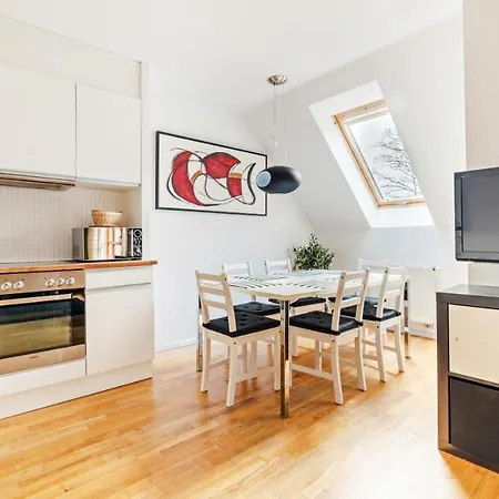 Daire Mysliwska, Sun & Snow *