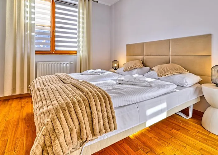 Mysliwska, Sun & Snow